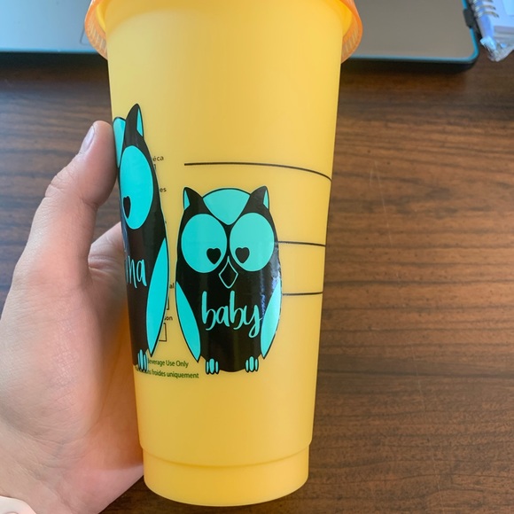 Boy mom Starbucks cup - Picture 3 of 3